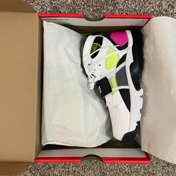 Nike Trainer Huarache (PS) - Picture 9 of 10